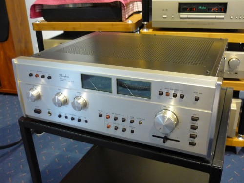 Accuphase E-303